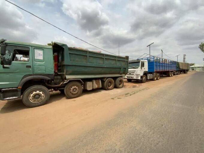 EFCC Arrests Eight Trucks Conveying Illegally mined Solid Minerals in Makurdi