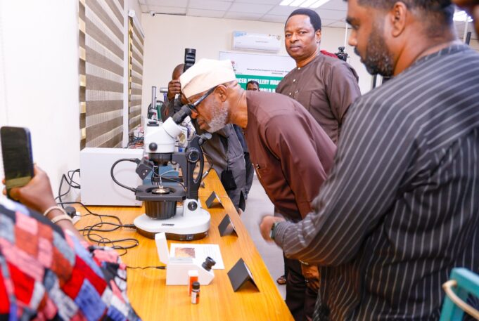 Alake visits Laurel School of Mines,says FG poised to boost value addition with jewellery making centres