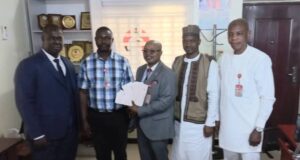 Royalties: EFCC Hands Over N100m Recovered Funds to Federal Ministry of Solid Minerals Development