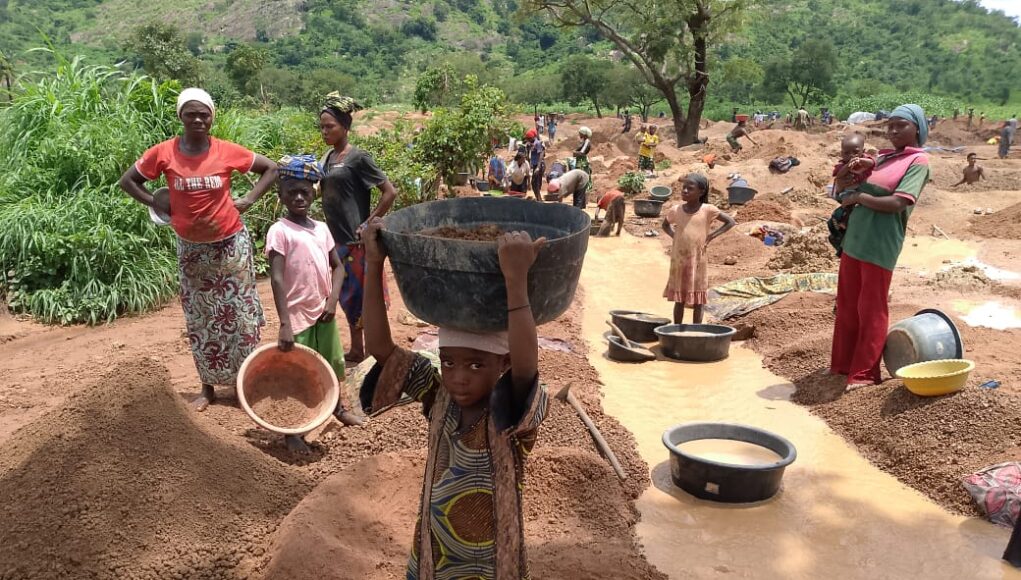 Nasarawa Monarch Imposes N50,000 Fine on Parents Over Child Labour at Mining Sites