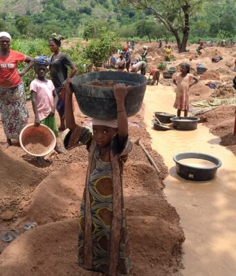 Nasarawa Monarch Imposes N50,000 Fine on Parents Over Child Labour at Mining Sites